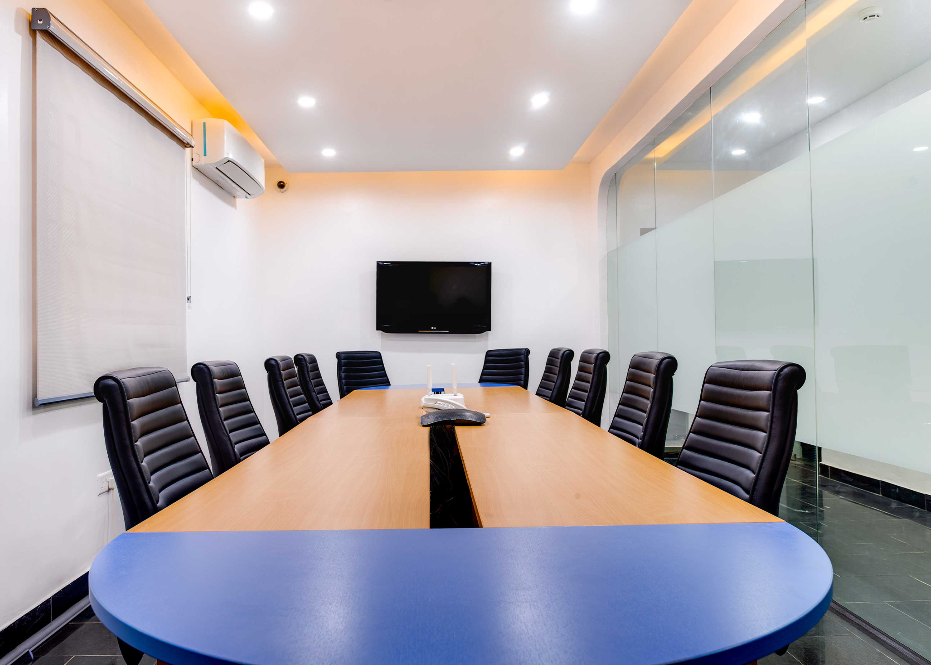 Kay_Elan_Designs-Lugard_Conference_Room-01.jpg